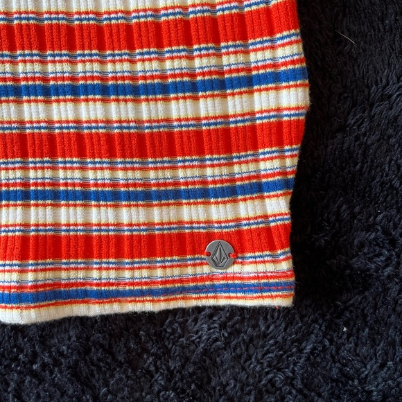 Striped Volcom crop top NWOT - Picture 4 of 5